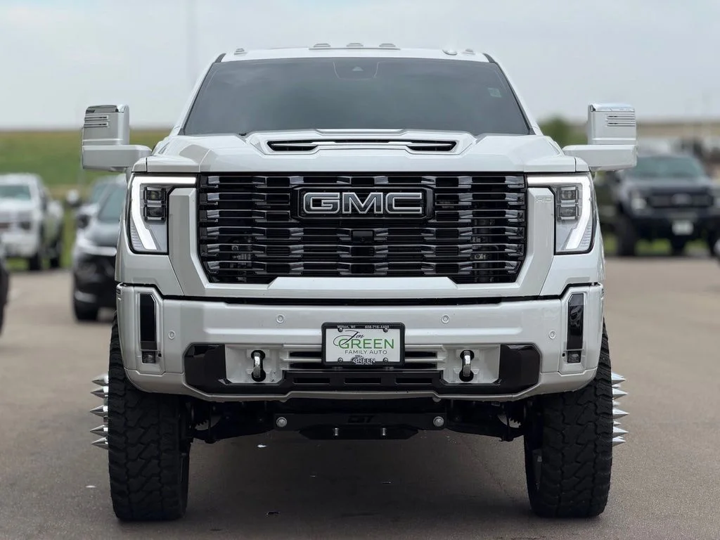 Used 2024 White GMC Denali Ultimate image 6