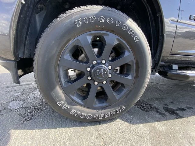 Used 2024 Granite Crystal Clearcoat Ram Laramie image 10