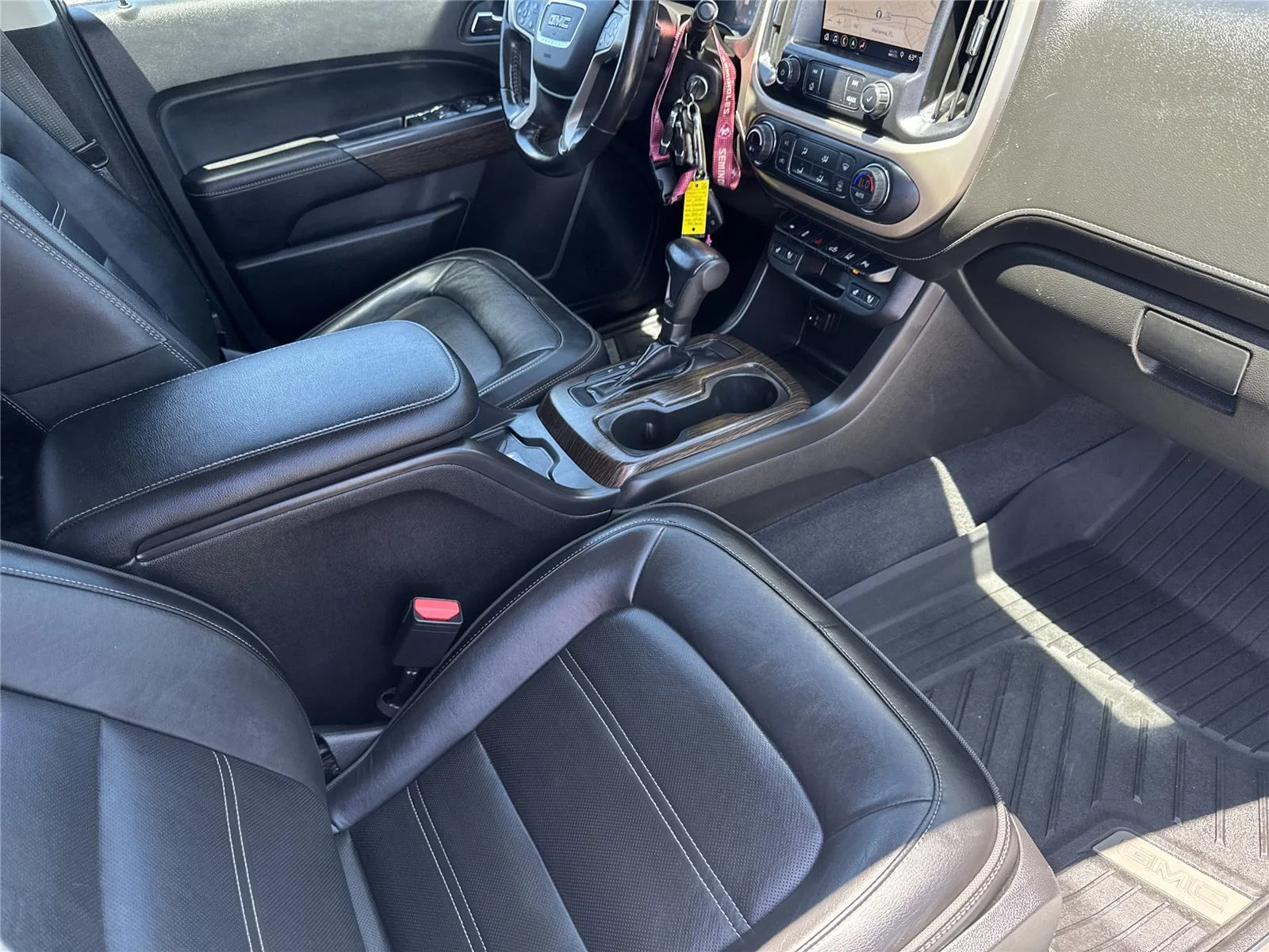 Used 2020 SUMMIT WHITE GMC 4WD Denali image 34