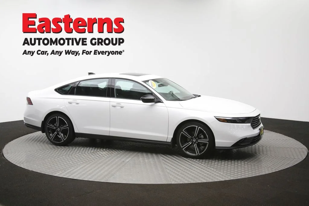 Used 2026 White Honda SE image 46