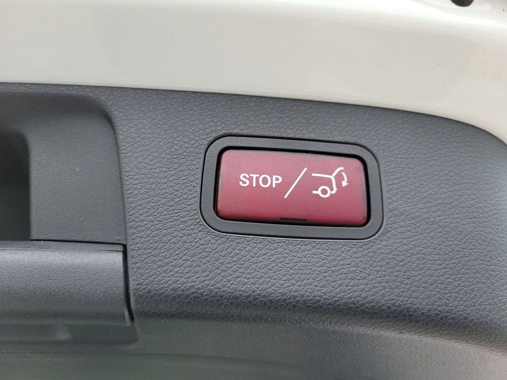 Used 2020 White Mercedes-Benz GLA 250 image 8
