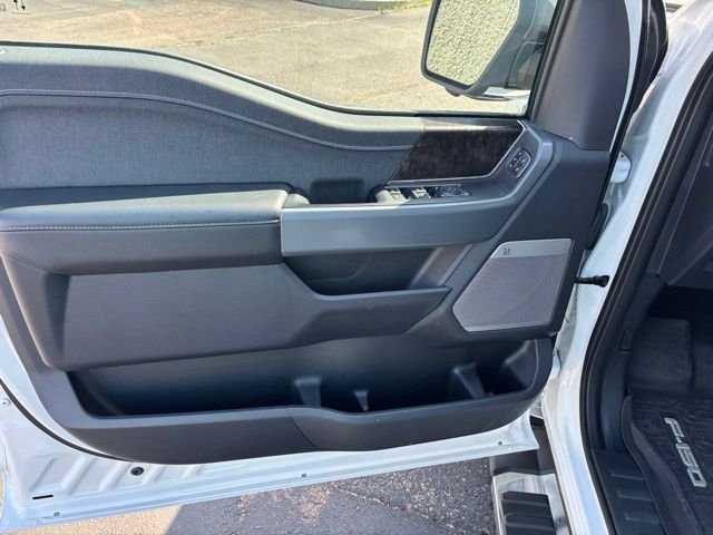 Used 2023 White Metallic Ford Lariat image 11