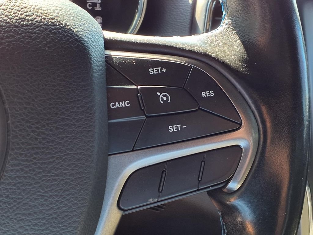 Used 2020 Gray Jeep Laredo image 21