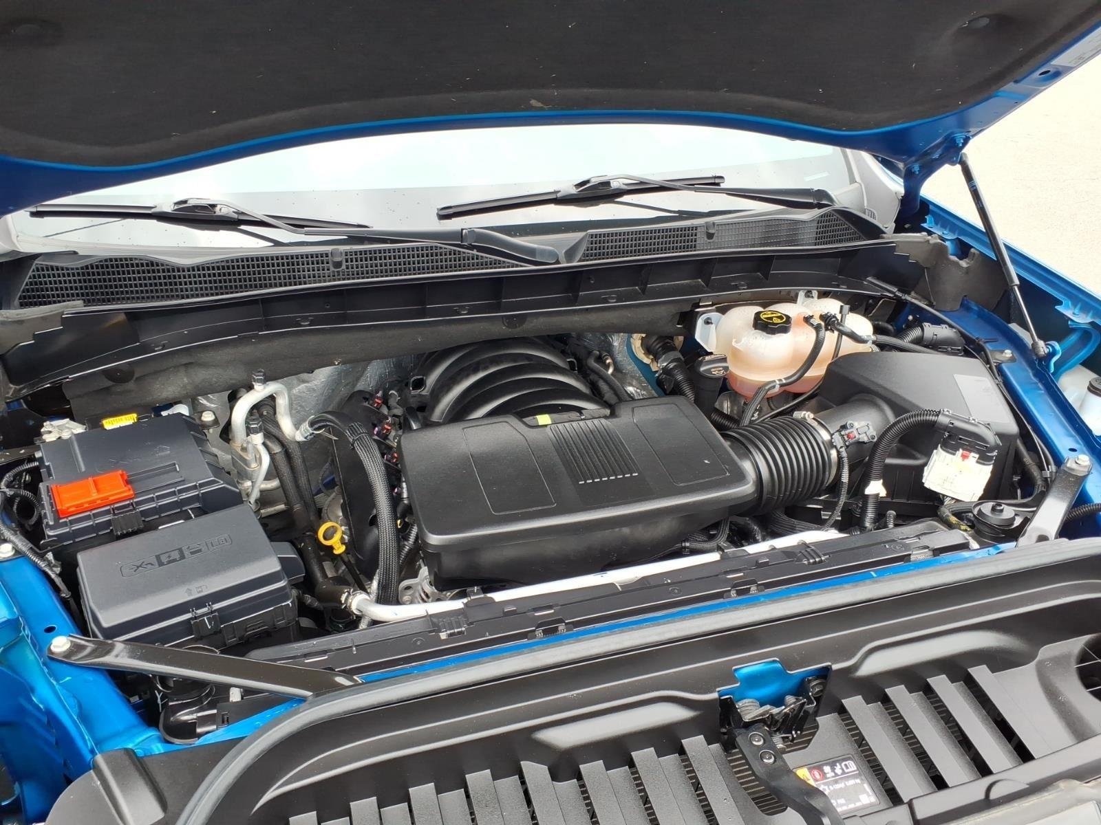 Used 2024 Dynamic Blue Metallic GMC AT4X image 30