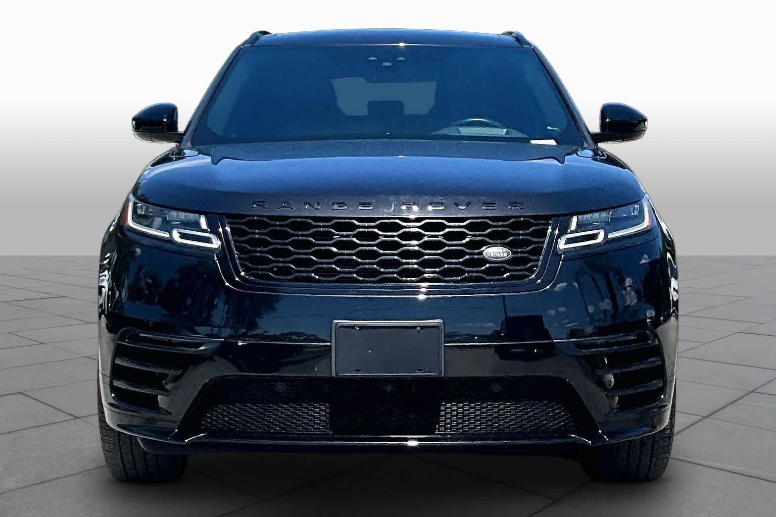 Used 2020  Land Rover R-Dynamic S image 4