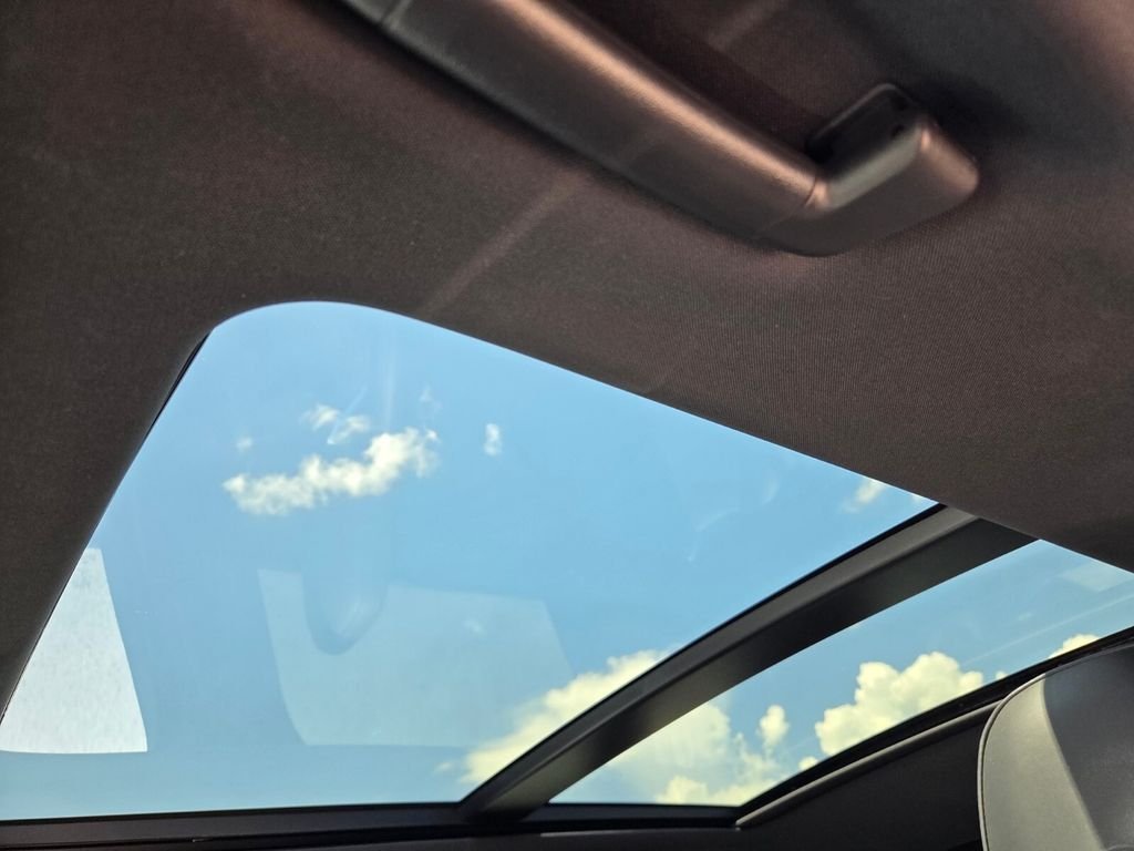 Used 2019 Gray Land Rover SVR image 5