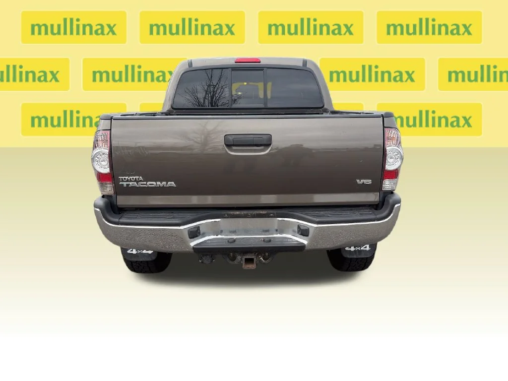 Used 2013 Brown Toyota Base image 28