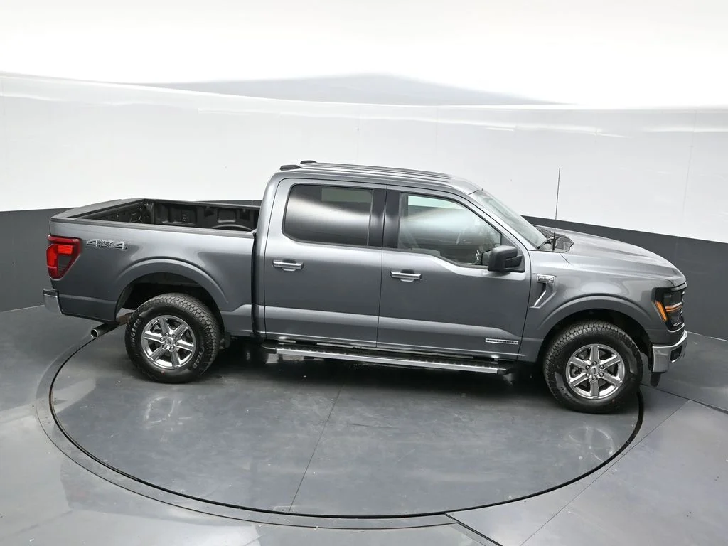 Used 2025 Gray Ford XLT image 33