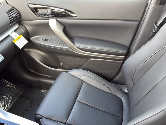 New 2026 White Mitsubishi SEL 1.5T S-AWC image 25