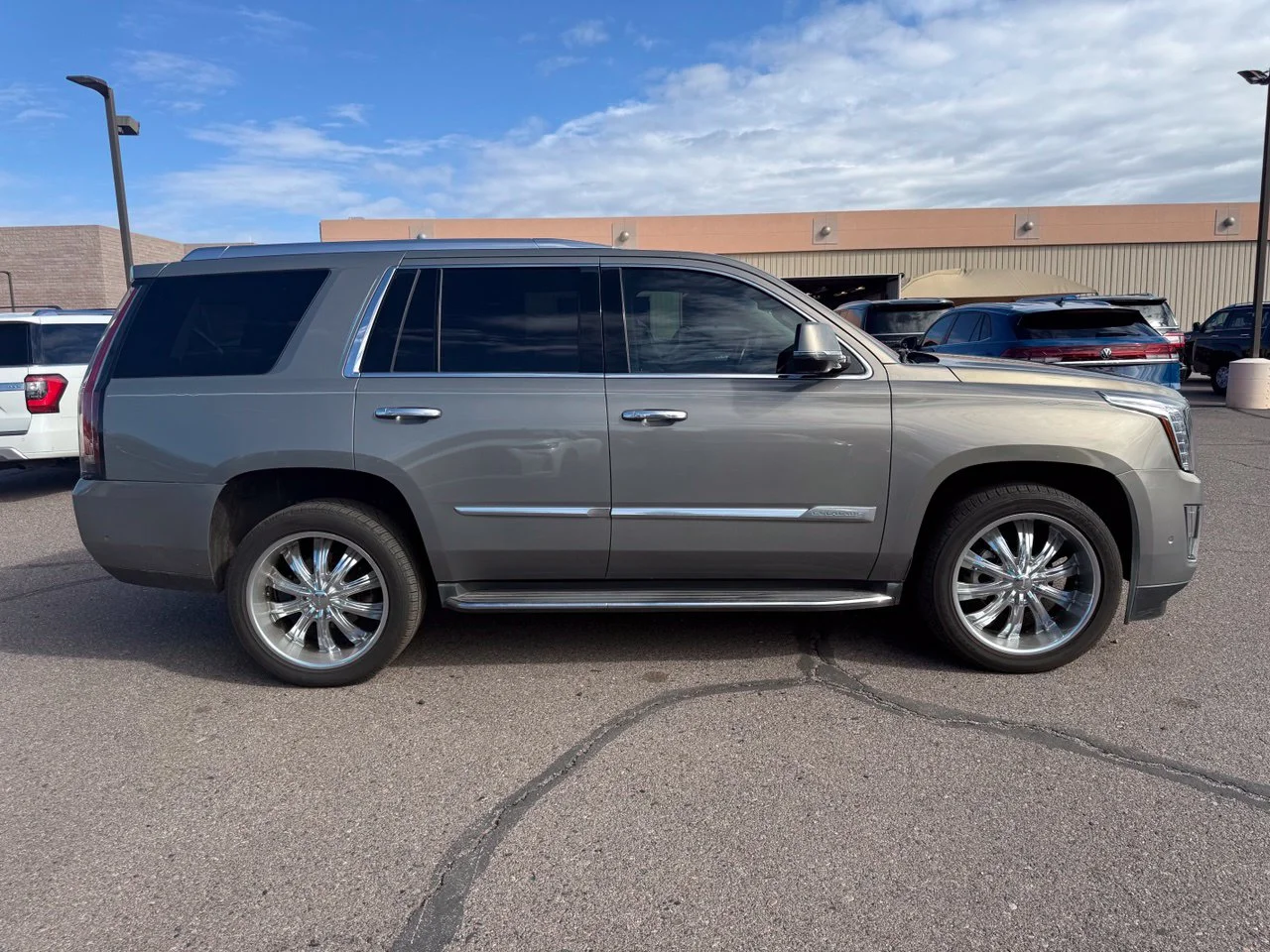 Used 2017 Bronze Dune Cadillac Luxury image 3