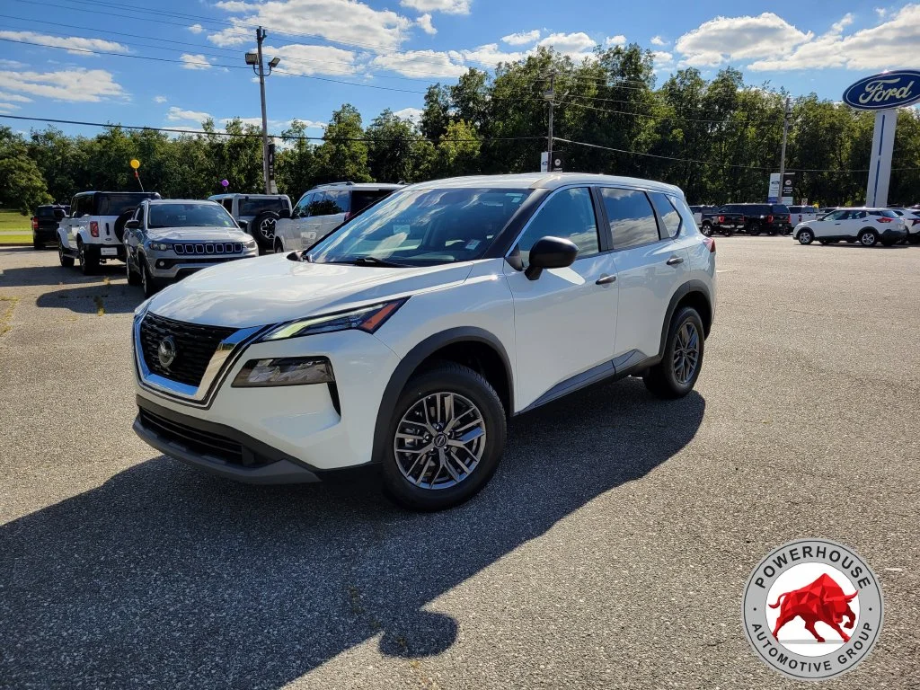Used 2023 White Nissan S image 2