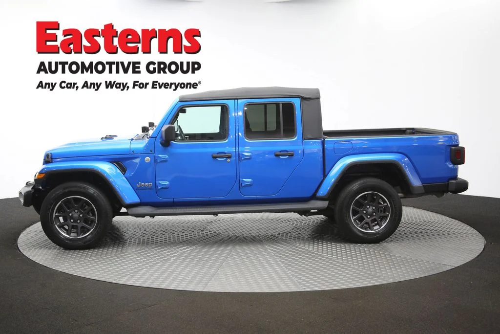 Used 2021 Blue Jeep Overland image 39