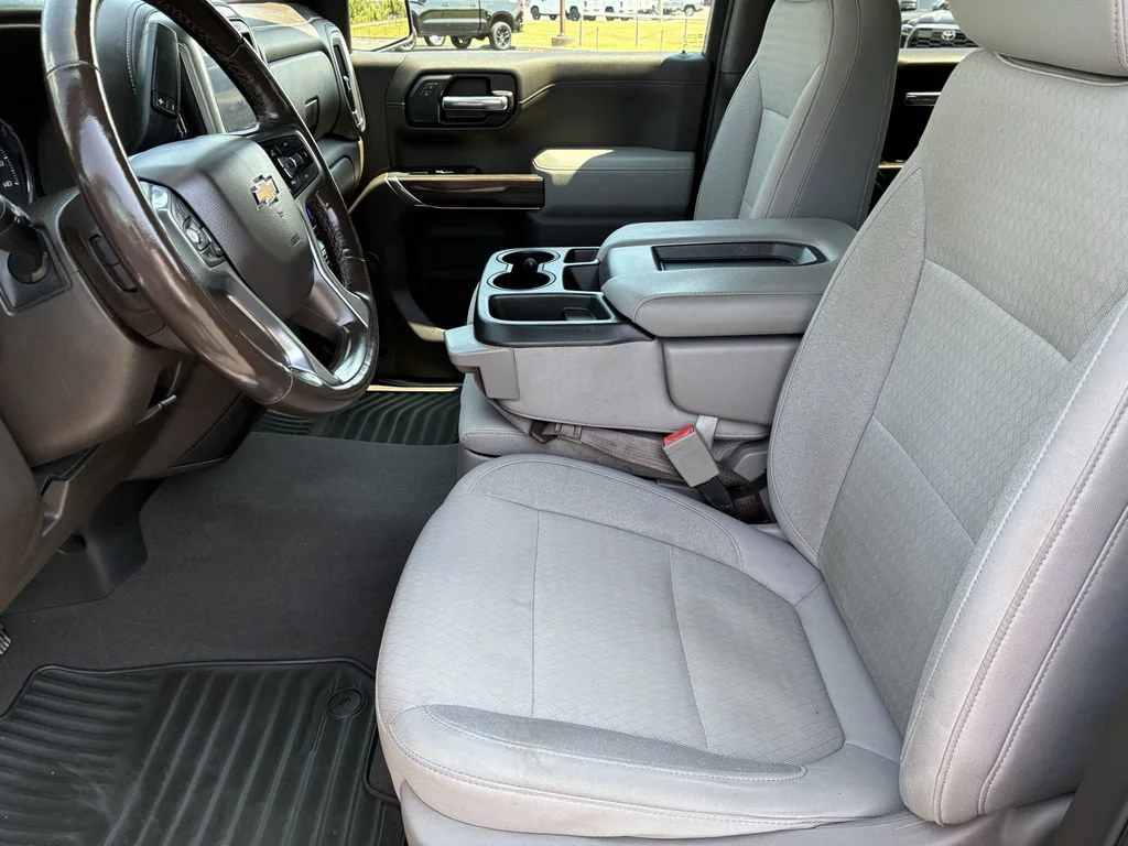 Used 2019 BLACK Chevrolet LT image 17