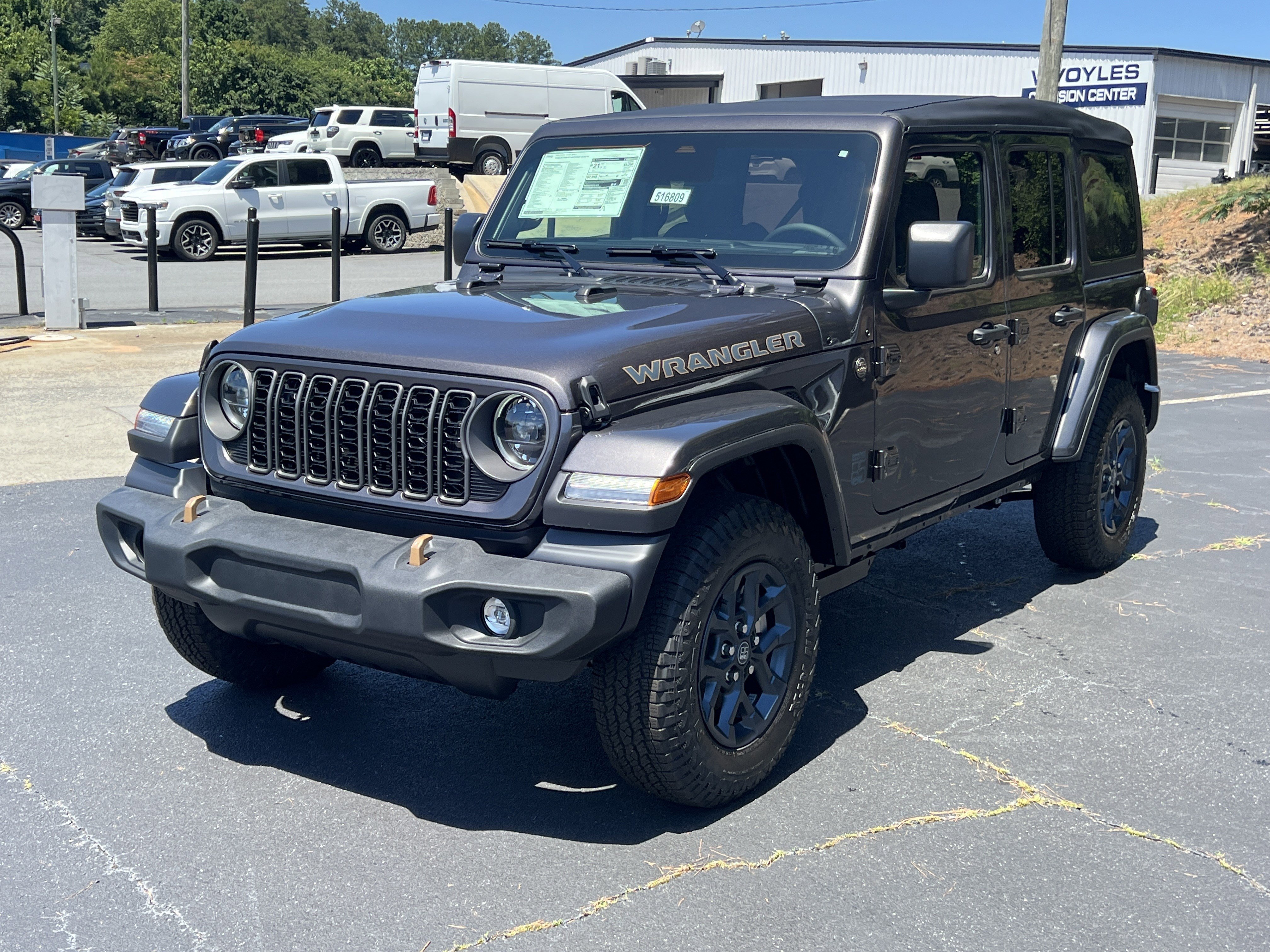 New 2026 Granite Crystal Metallic Clear-Coat Exterior Paint Jeep Sport image 3