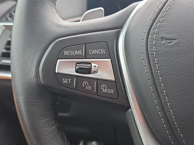 Used 2025 White Metallic BMW xDrive40i image 18