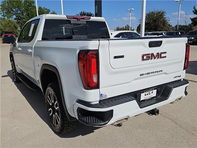 Used 2024 White GMC AT4 4x4 Crew Cab 5.75 ft. box 147.4 in. WB image 2