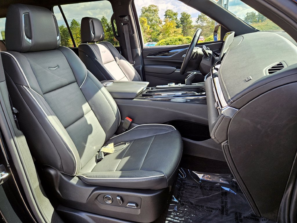 2023 Cadillac Escalade Sport - Photo 13