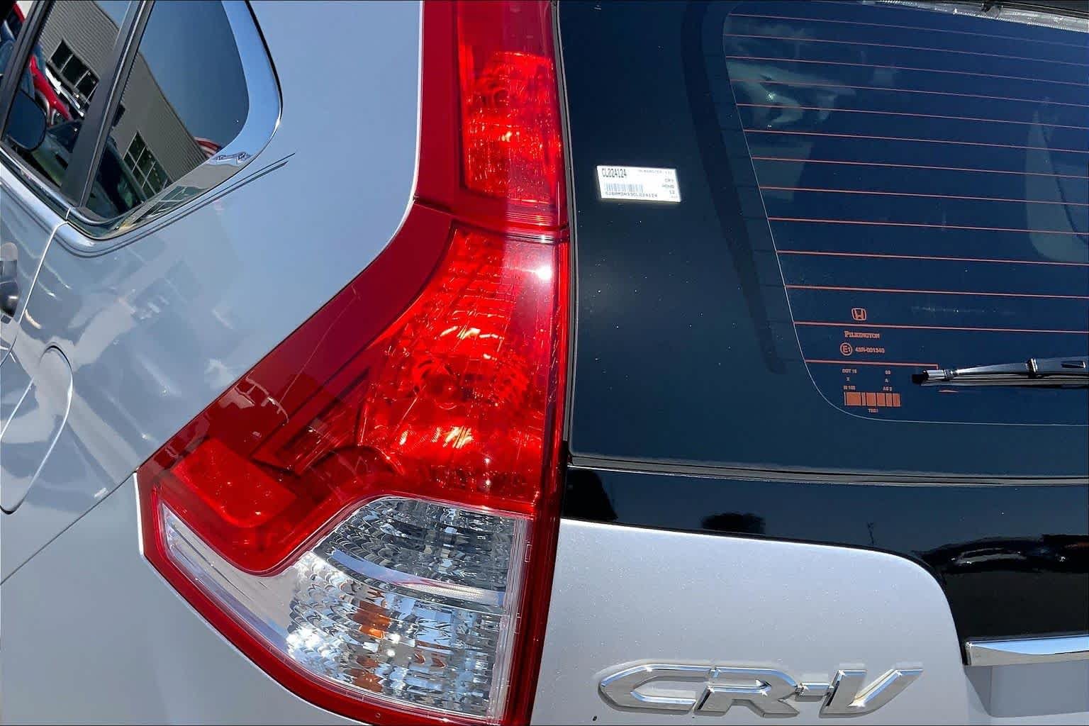 Used 2012 Alabaster Silver Metallic Honda LX image 26