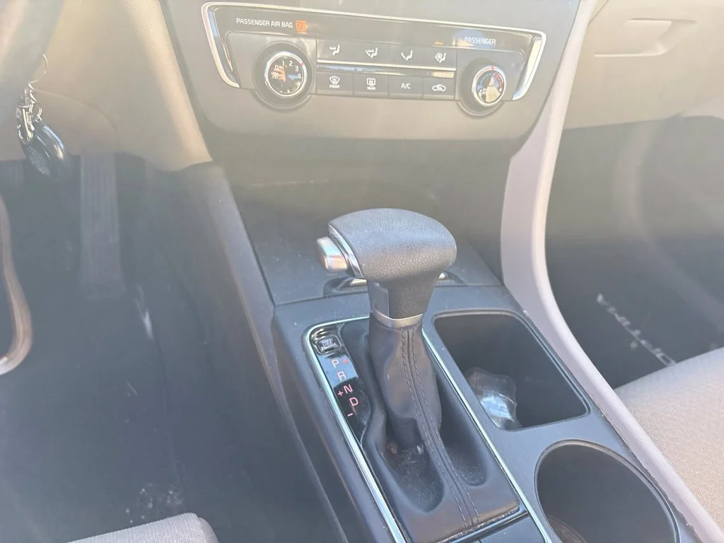 Used 2017 Purple Kia LX image 22