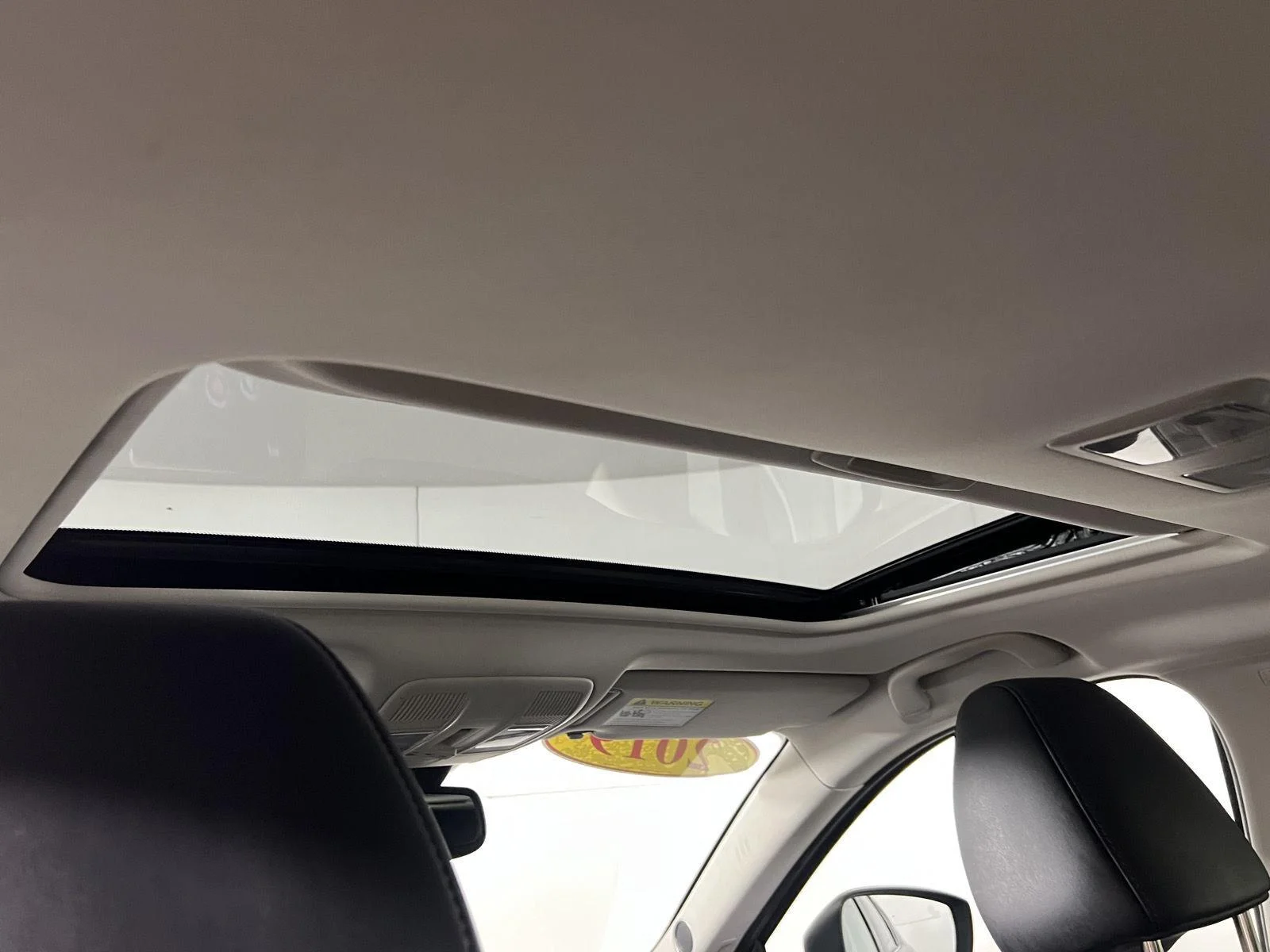 Used 2019  Mazda Touring image 3