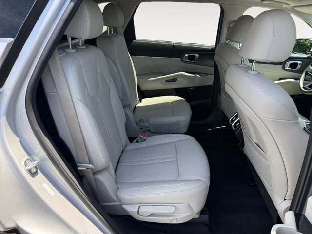 Used 2023 Silky Silver Kia SX Prestige image 18
