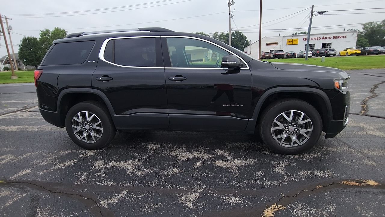 Used 2023 Ebony Twilight Metallic GMC SLE image 9