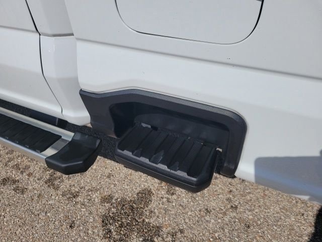 Used 2025 Oxford White Ford XLT image 5