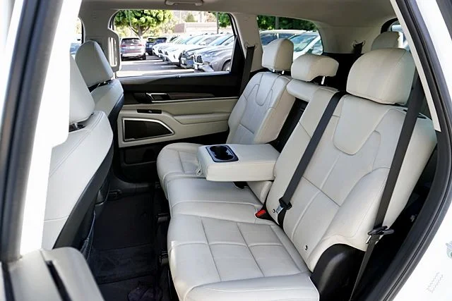 Used 2021 White Kia EX image 16