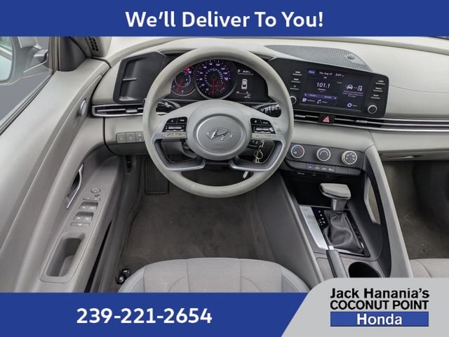 Used 2022 Silver Hyundai SE image 15