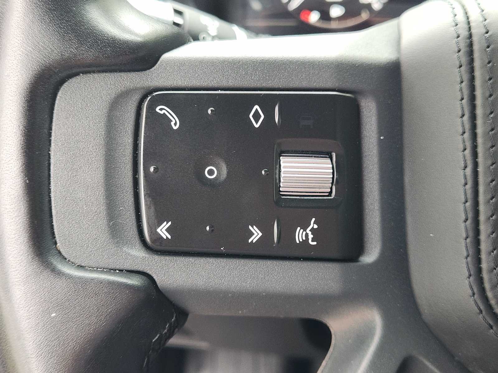 Used 2020 Eiger Grey Metallic Land Rover X image 26