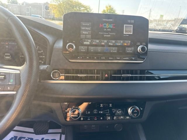 Used 2024  Mitsubishi SEL image 21