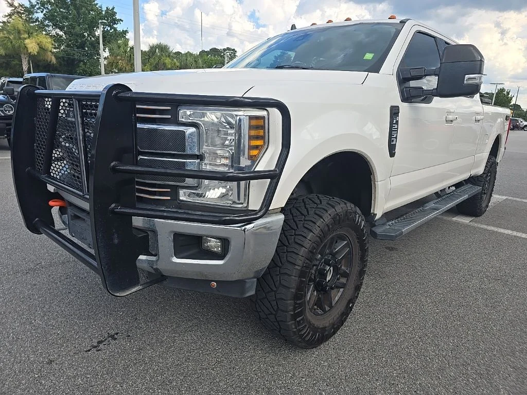 Used 2019 White Ford Lariat image 4