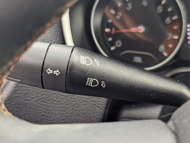 Used 2021 White Jeep Latitude image 23