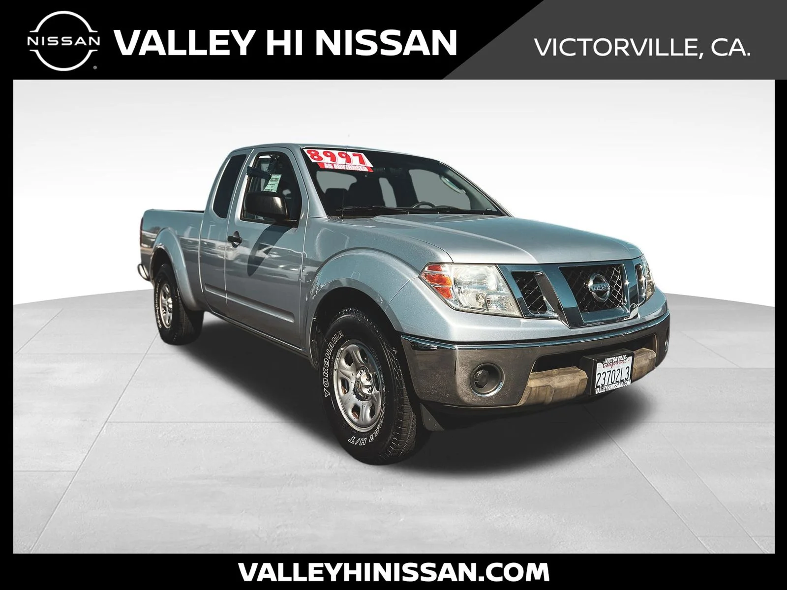 Used 2010 Silver Nissan SE image 1
