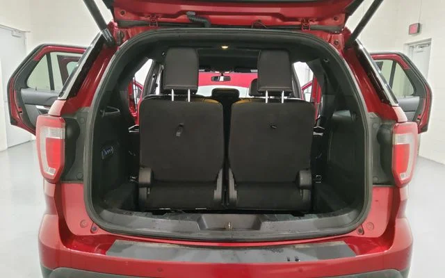 Used 2017 Red Ford Limited image 11