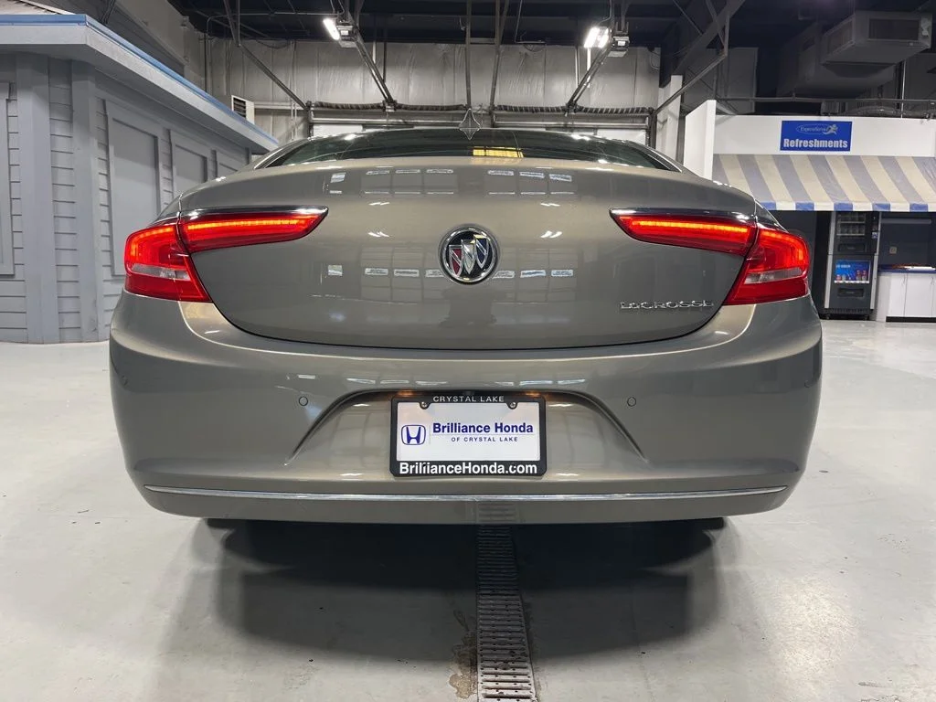 Used 2019 Pepperdust Metallic Buick Essence image 6