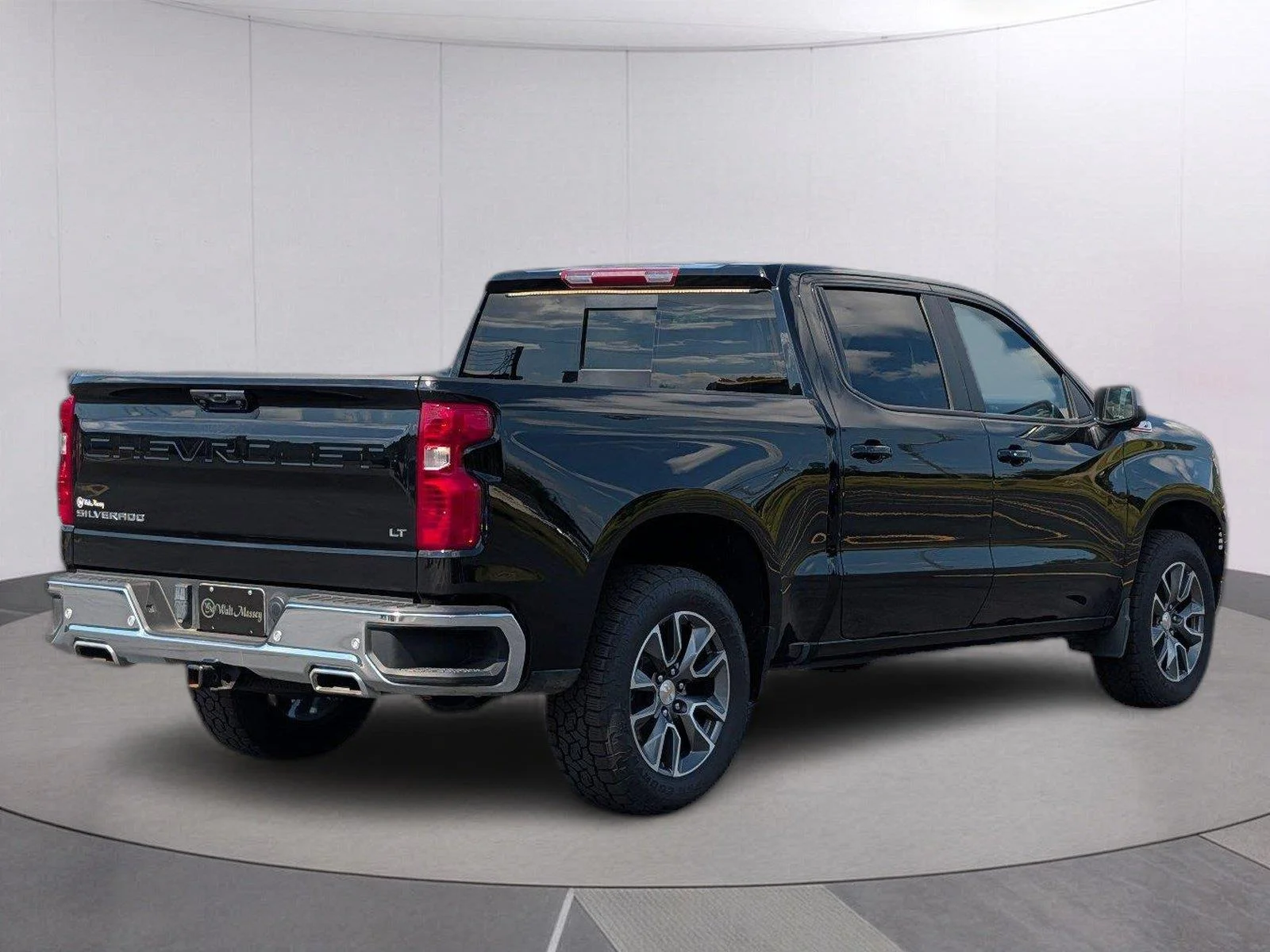 Used 2025 Black Chevrolet LT image 6