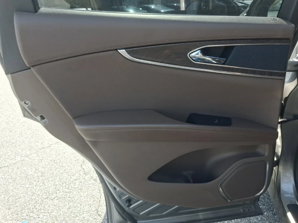 Used 2016  Lincoln Reserve image 27
