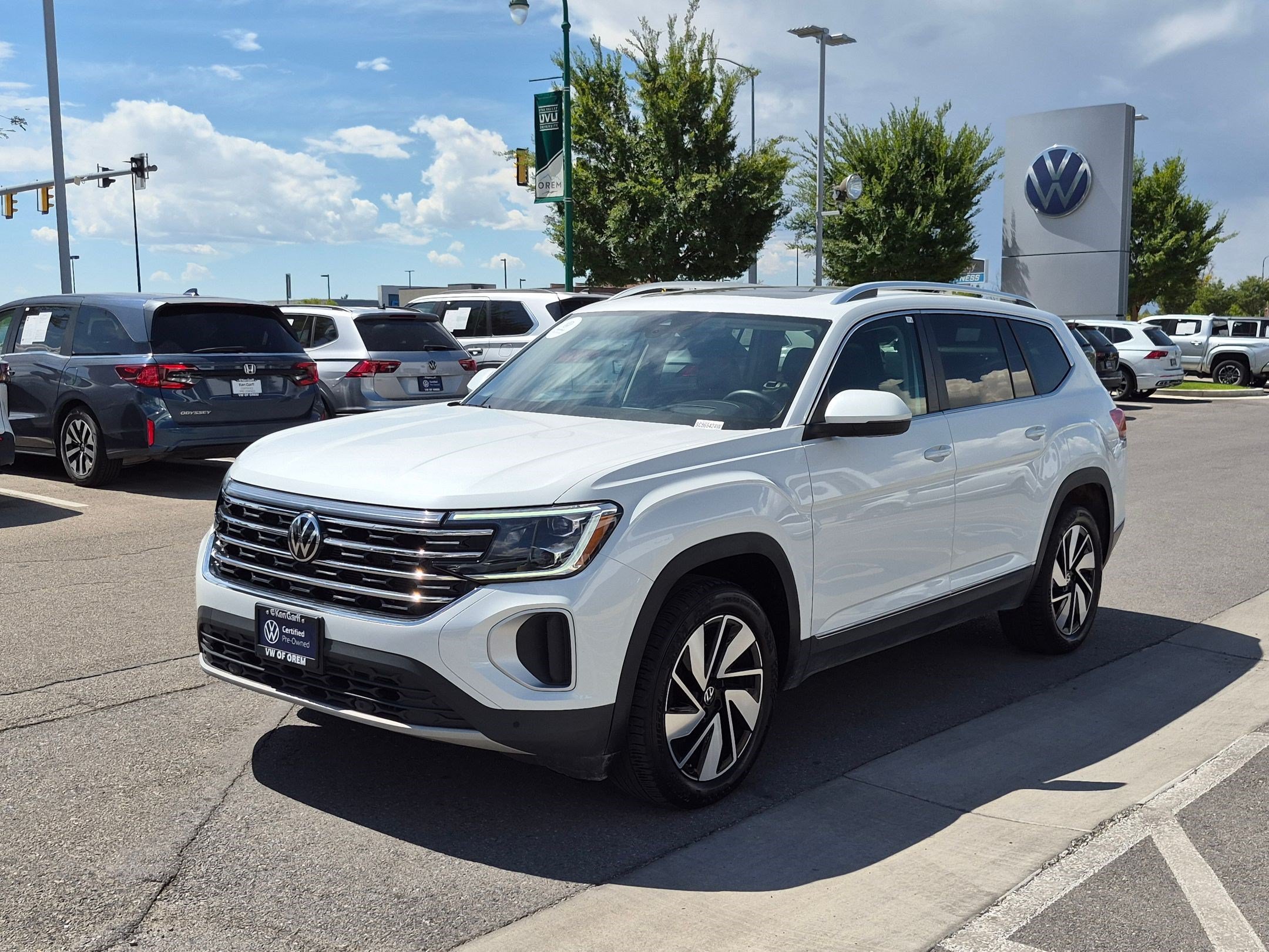 Certified Used 2025 Pure White Volkswagen 2.0T SEL image 9