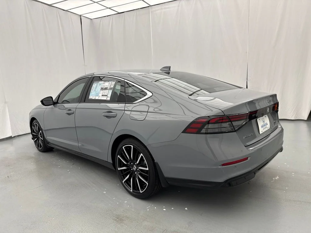 New 2026 Urban Gray Pearl Honda Touring image 5