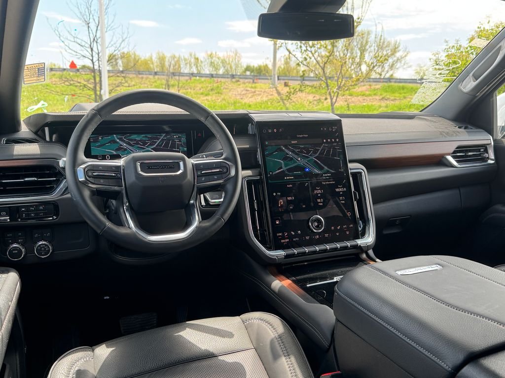 2025 GMC Yukon XL Denali - Photo 25