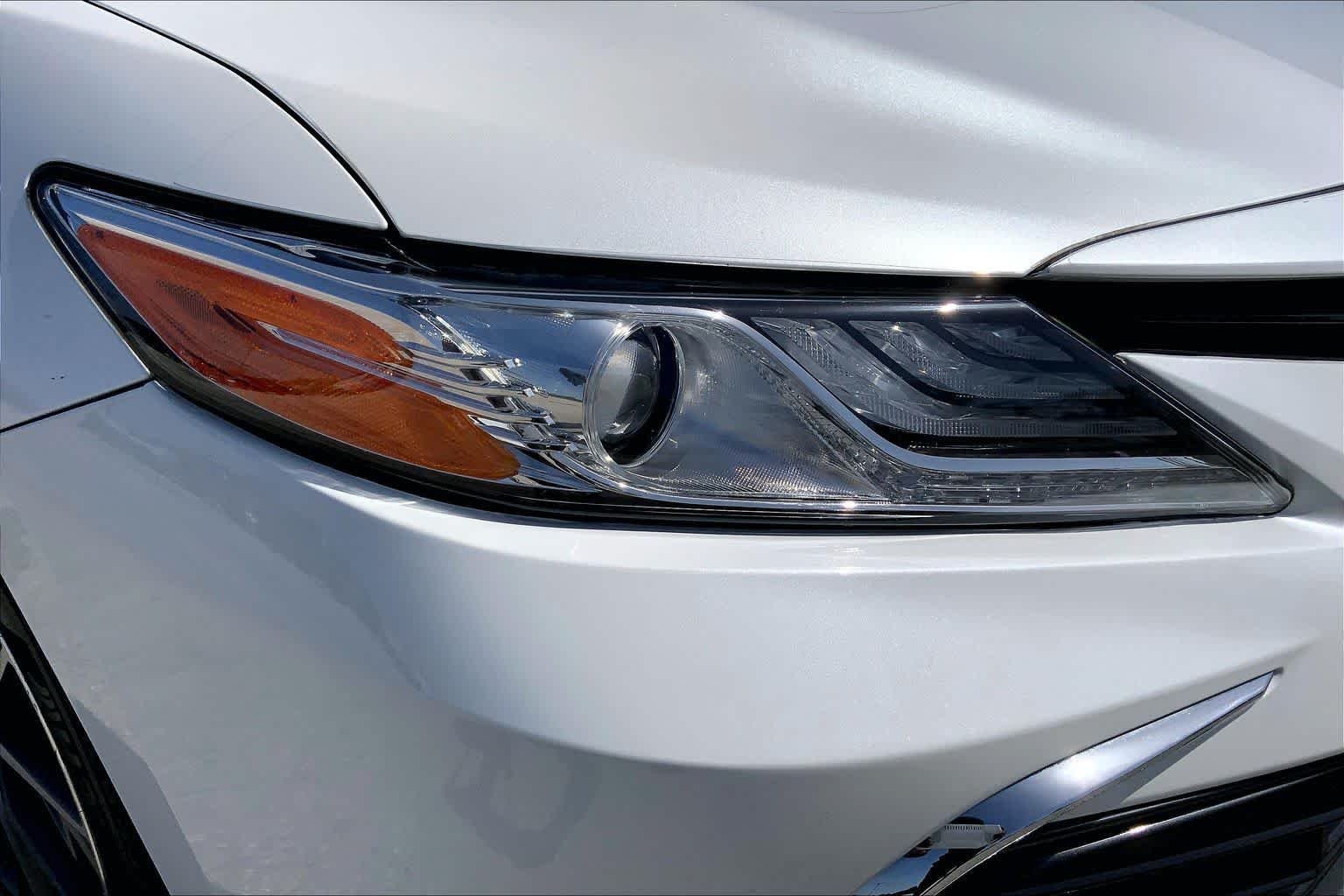 Used 2022 Wind Chill Pearl Toyota XLE image 27