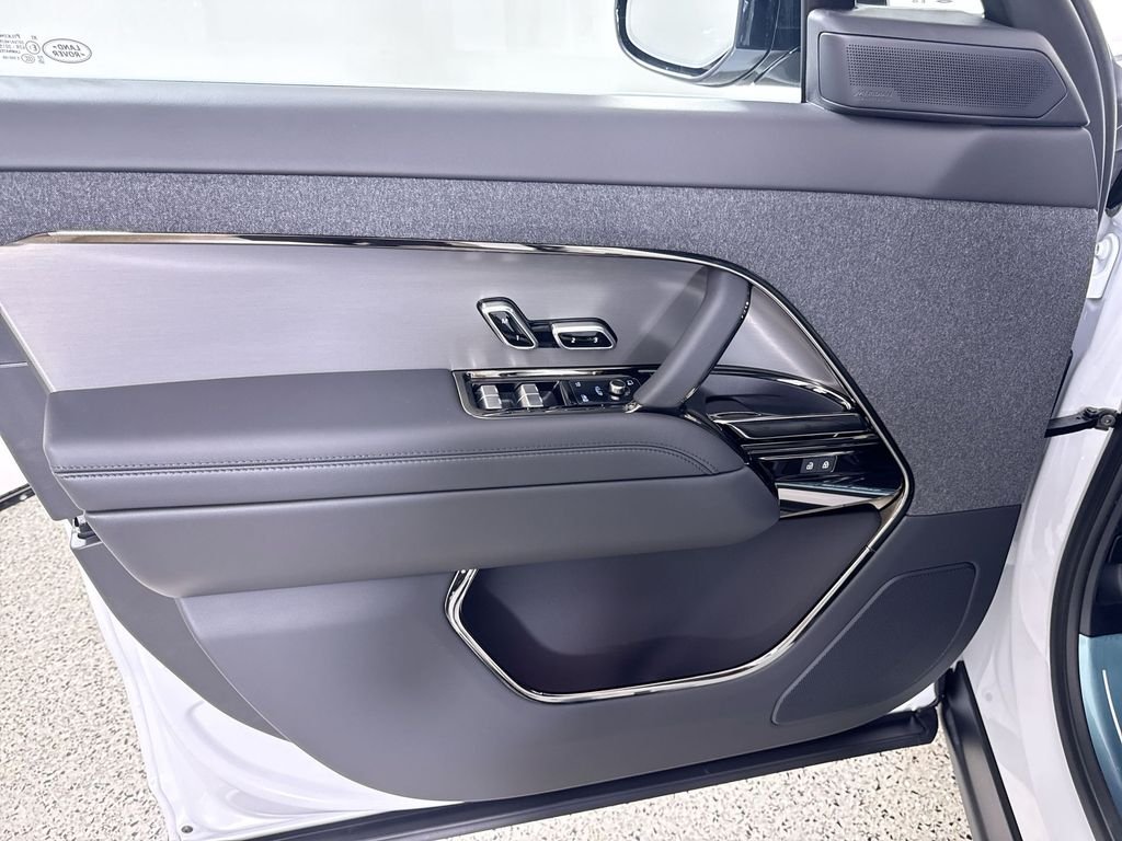 New 2026 Fuji White Land Rover SE image 13