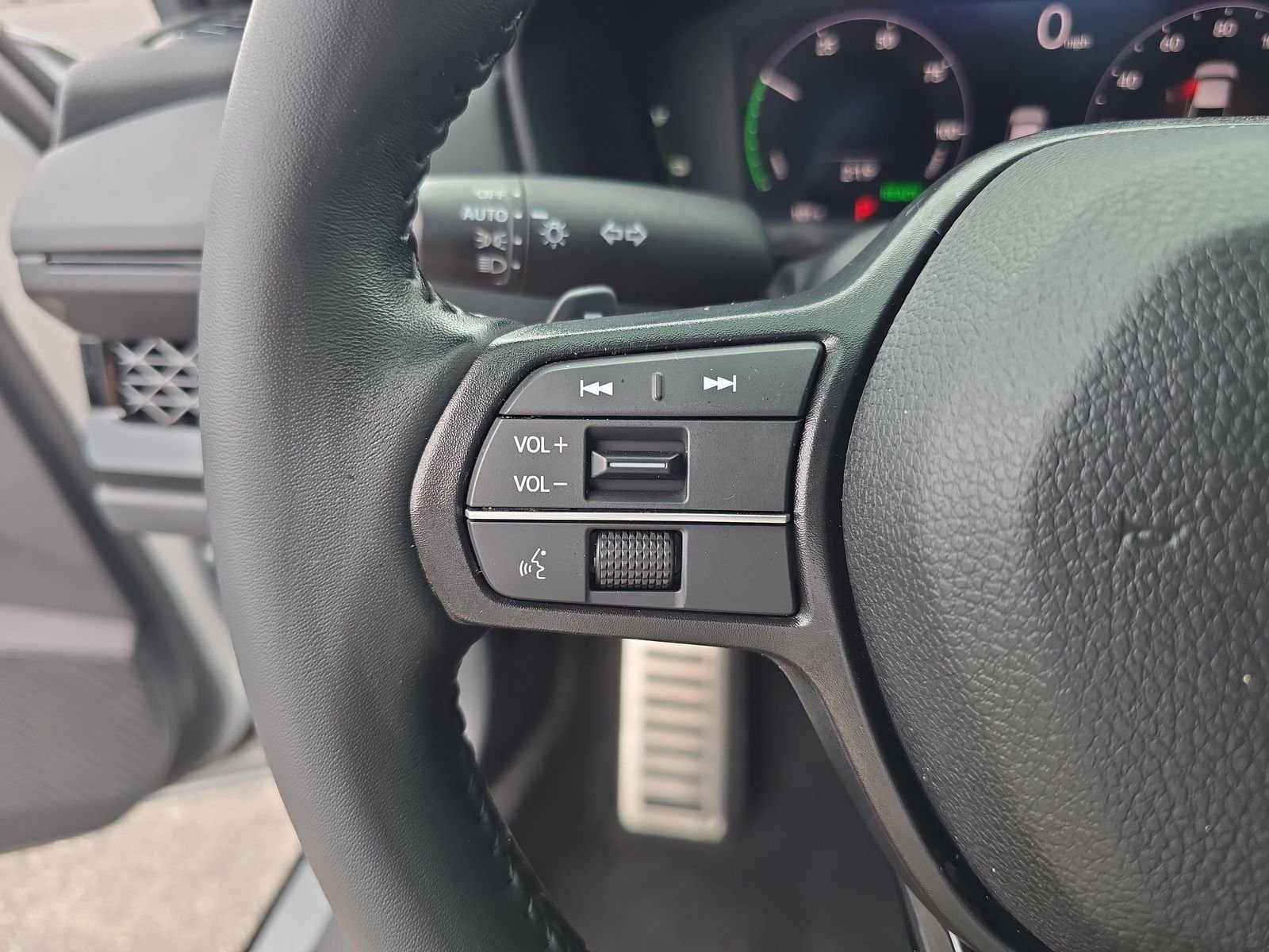 Used 2024 Silver Honda Sport-L image 22