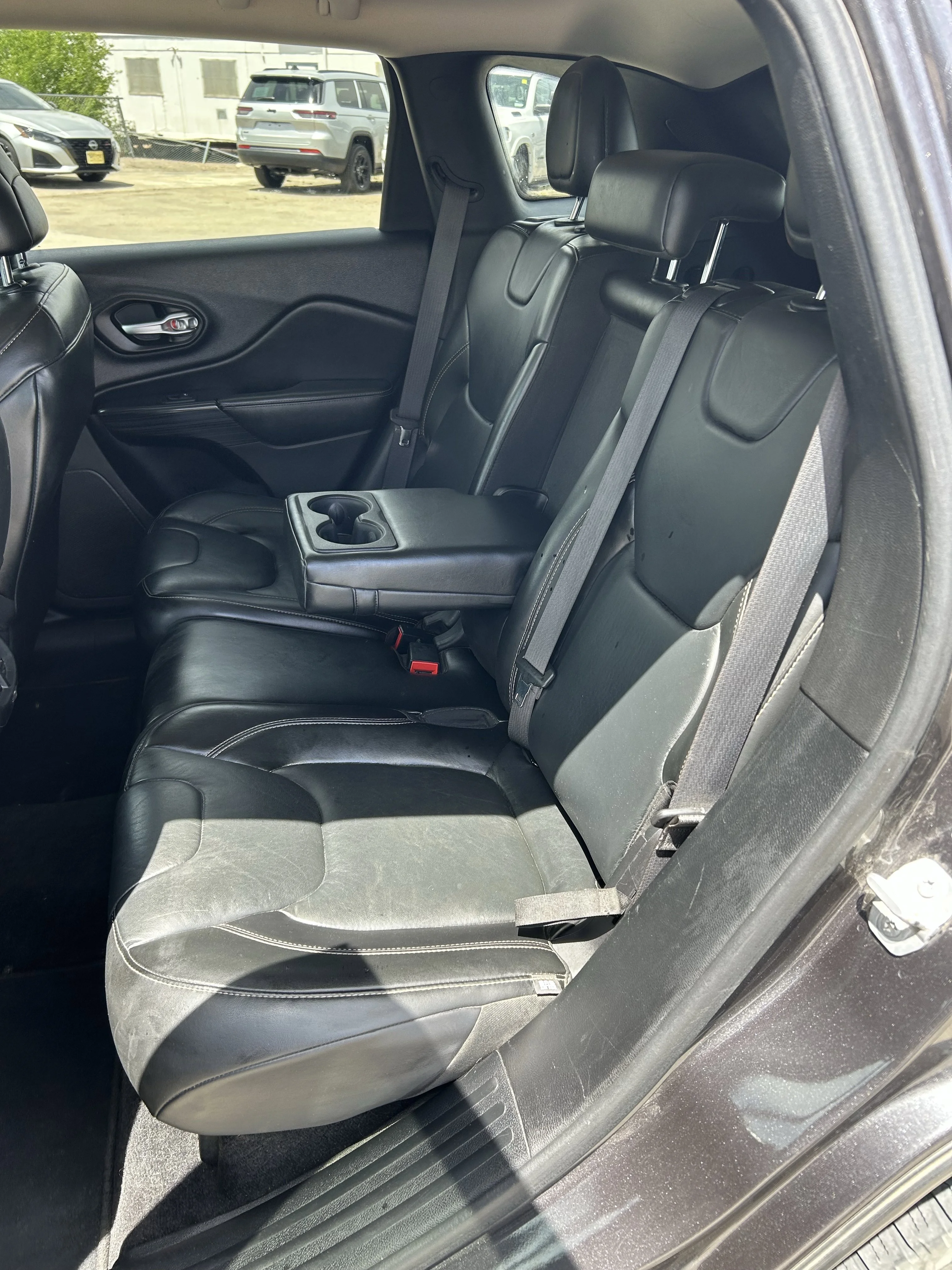 Used 2015 Gray Jeep Limited image 9