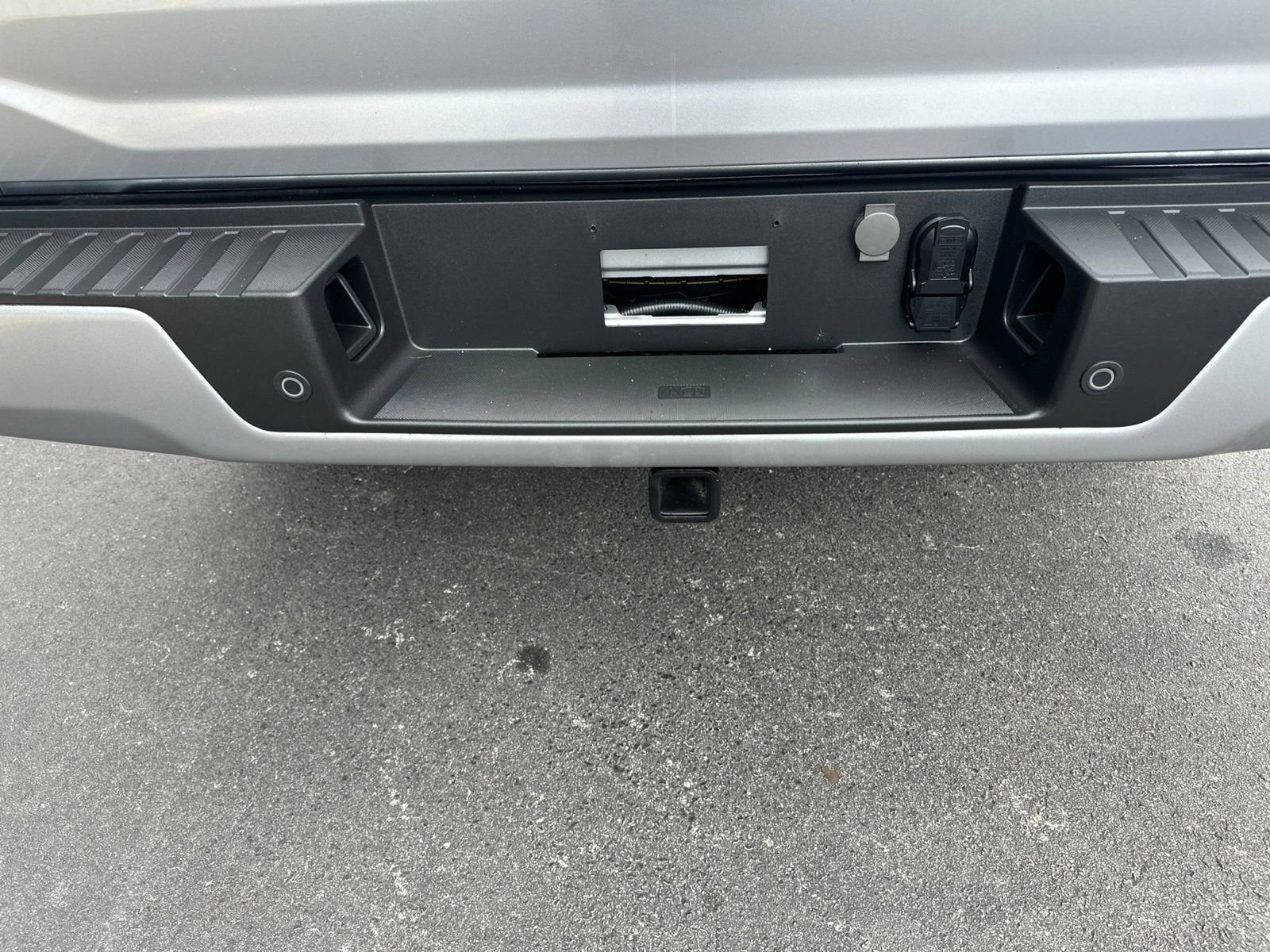 Used 2024 Silver Metallic Ford XLT image 14