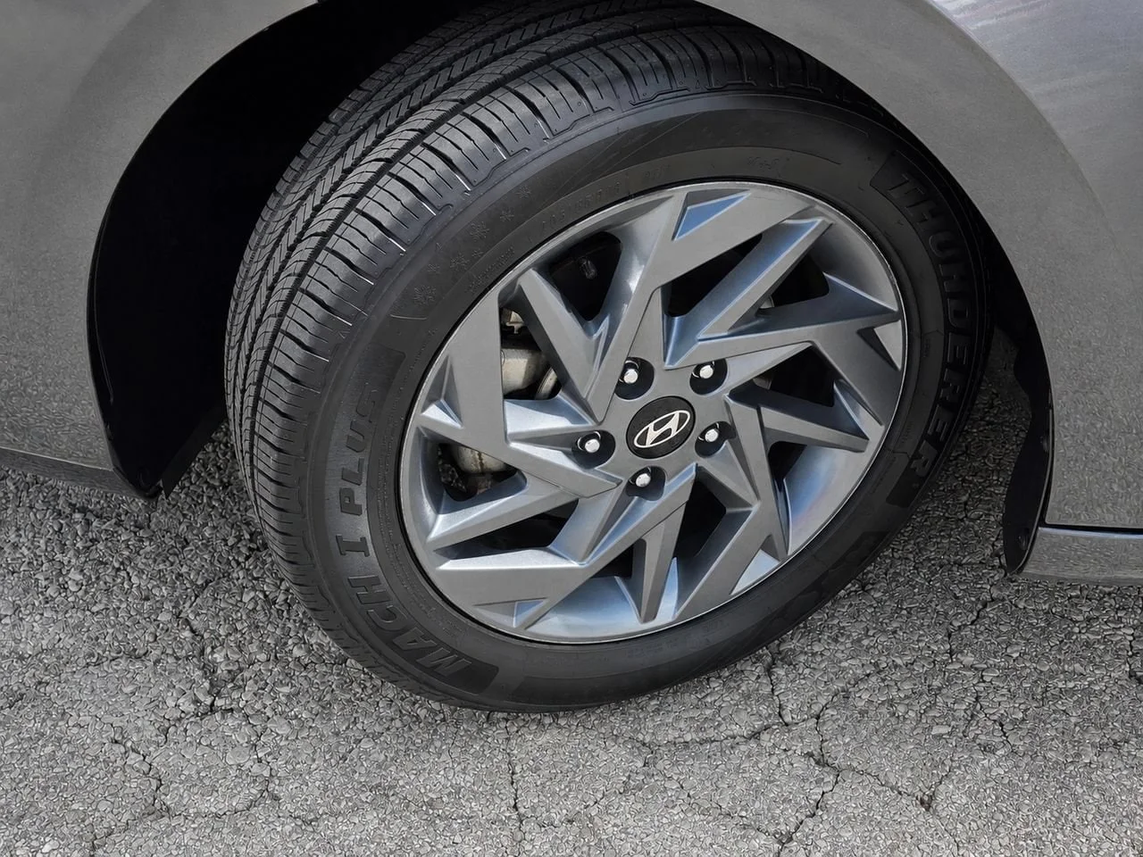 Used 2024 Gray Hyundai SEL image 10