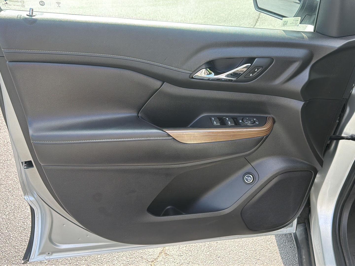 Used 2019 Quicksilver Metallic GMC SLE image 16