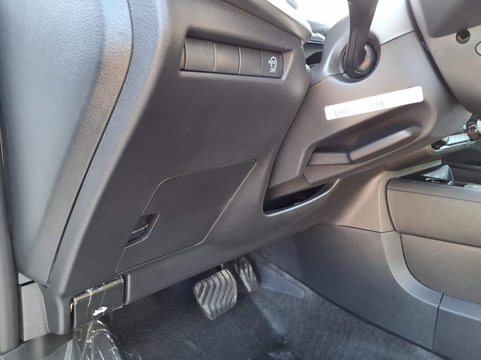 2026 Nissan Kicks SV White at Robbins Nissan