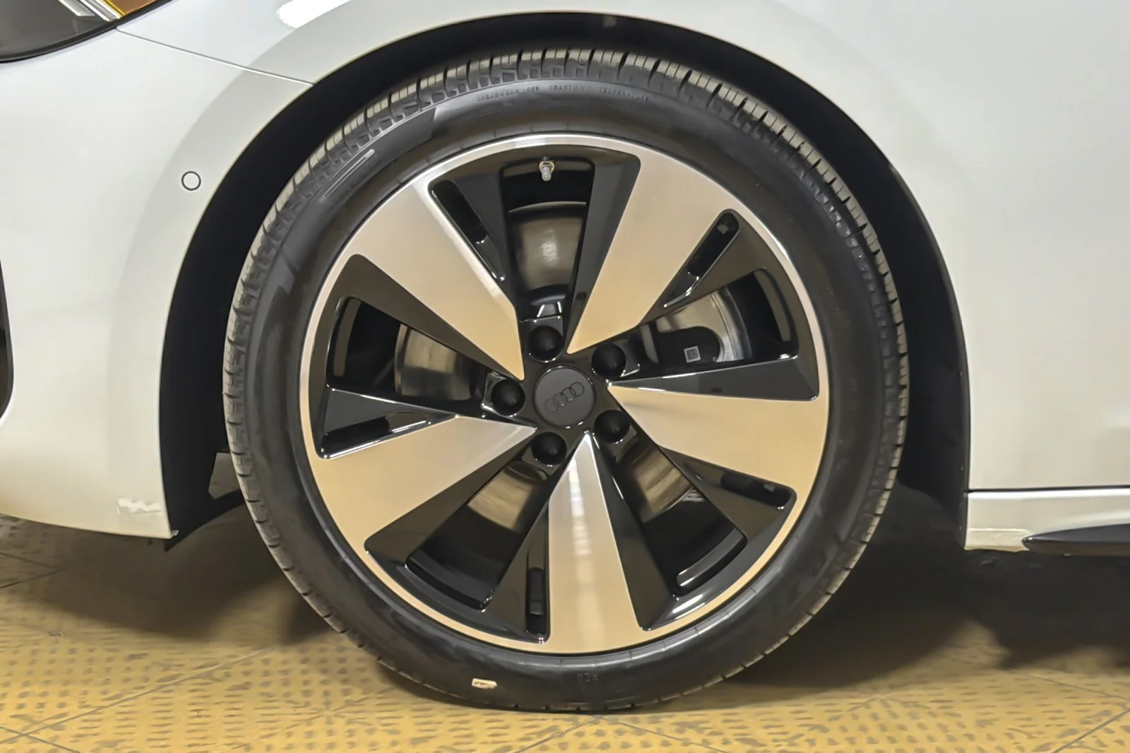 New 2026 Glacier White Metallic Audi Premium Plus 2.0 TFSI quattro image 25